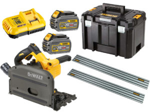 Dewalt DCS520T2R 54V XR FLEXVOLT MERŰLŐ FŰRÉSZ VEZETŐSÍNNEL