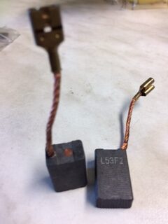 Szénkefe Peugeot 8,8×14/21mm