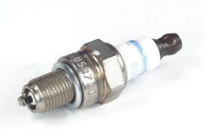 Gyújtógyertya Bosch USR7AC
